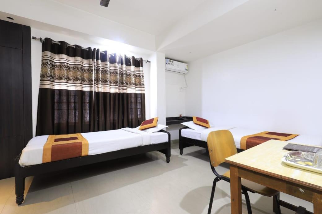 Hotel Rashmi Guwahati Luaran gambar