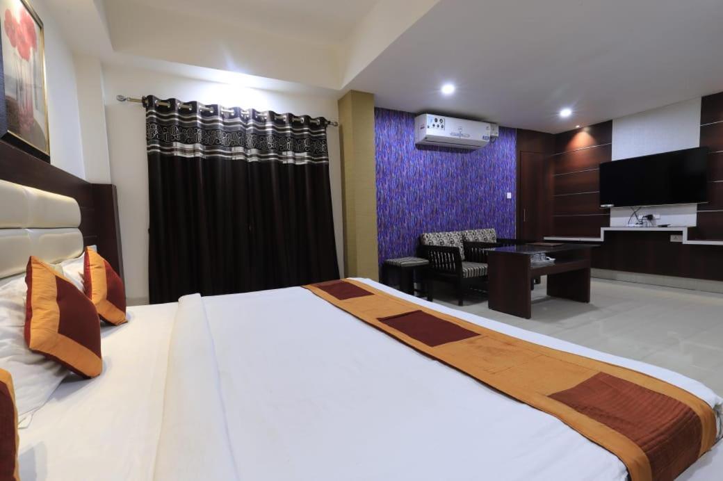 Hotel Rashmi Guwahati Luaran gambar
