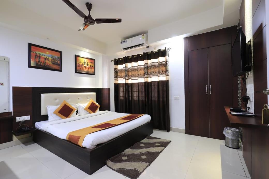 Hotel Rashmi Guwahati Luaran gambar
