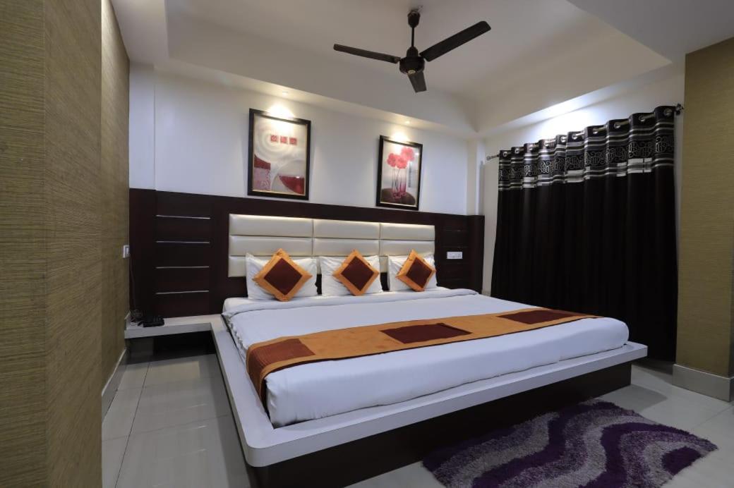 Hotel Rashmi Guwahati Luaran gambar